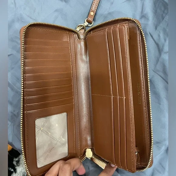 MK purse - Picture 4 of 6